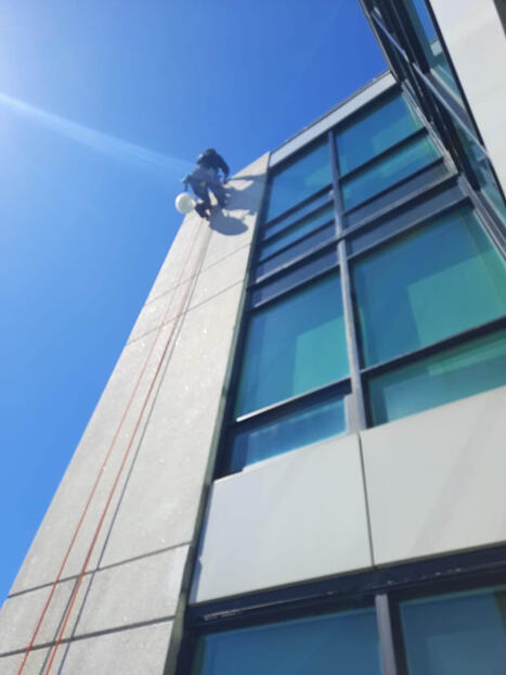 Caulking &amp; Cleaning of precast